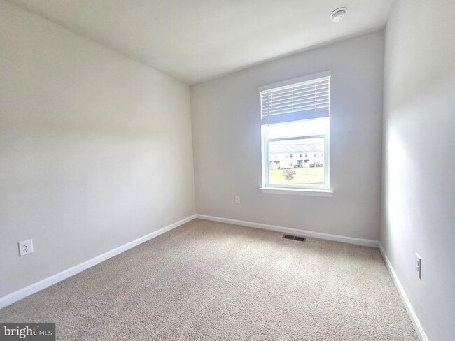 Building Photo - 1410 SUGARPLUM Ln