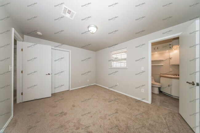 Building Photo - 2205 Harold Ct