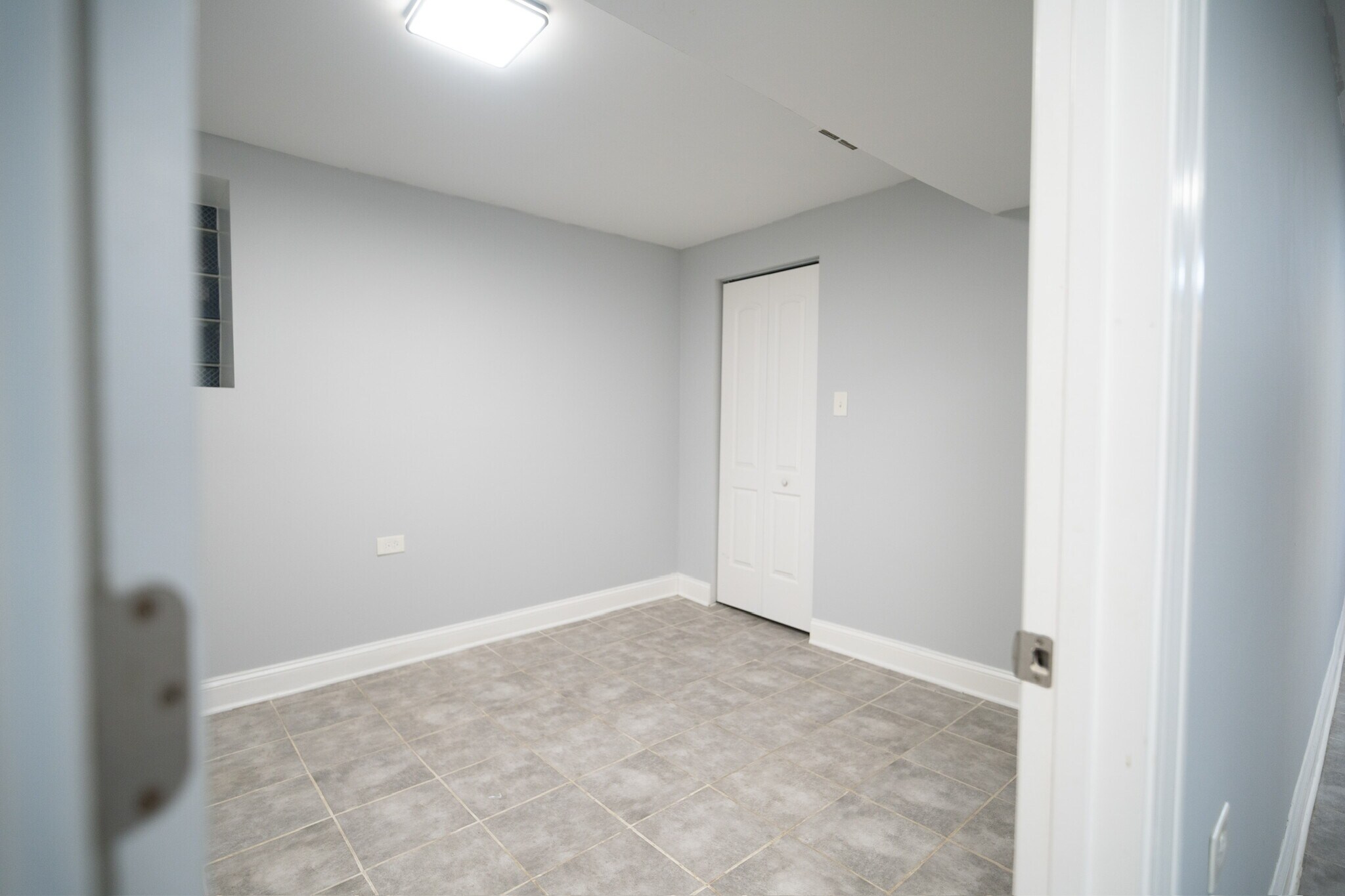 Building Photo - 7522 S Langley Ave