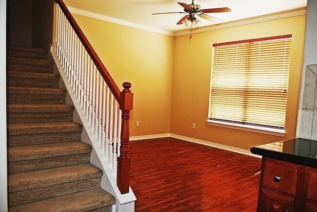 Building Photo - 906 Sterling Creek Cir