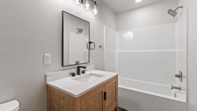 Building Photo - Beautifully Renovated Home