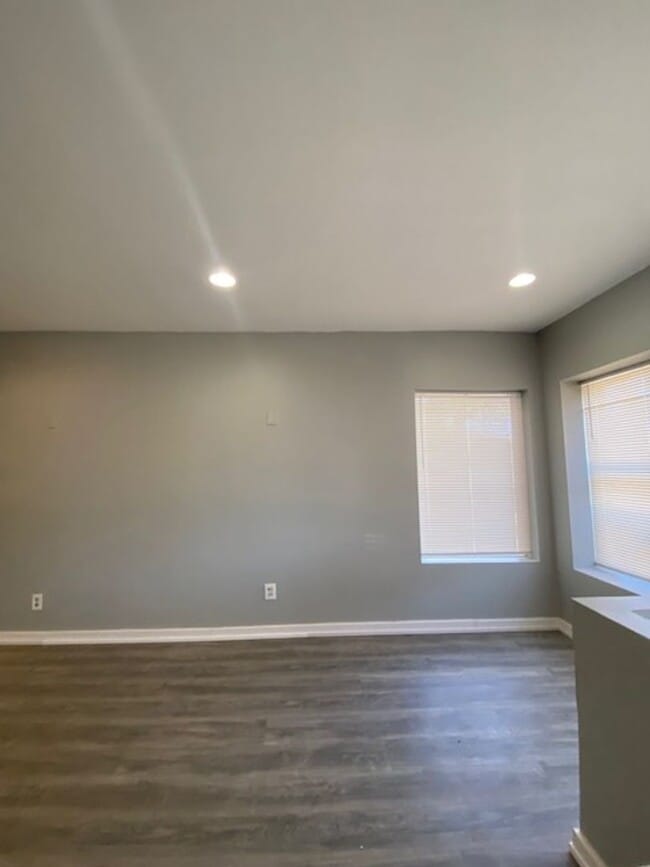 Building Photo - 7314 S University Ave