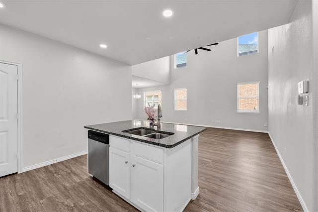 Building Photo - 2249 Barx Dr