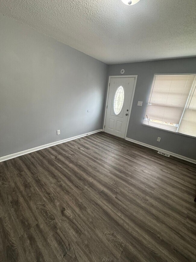 Building Photo - 1016 Augusta Dr