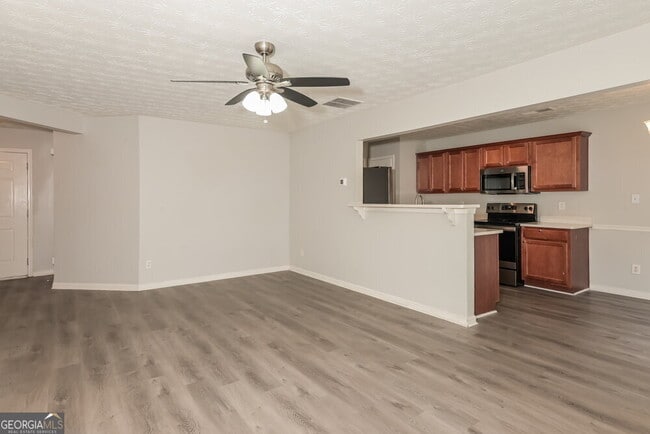 Building Photo - 418 Double Creek Dr
