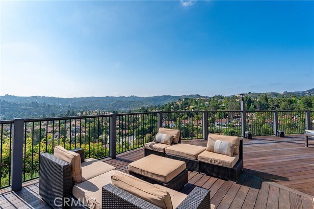 Building Photo - 4372 Park Vicente