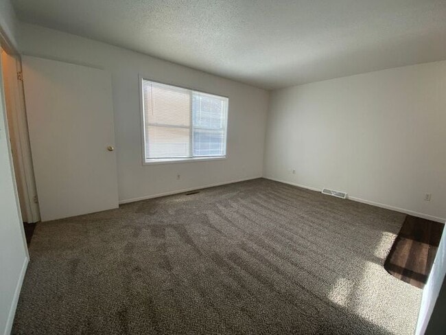 Building Photo - $1,500 | 3 Bedroom, 1 Bathroom Duplex | NO PETS | Available for an August 1st, 2026 Move In!