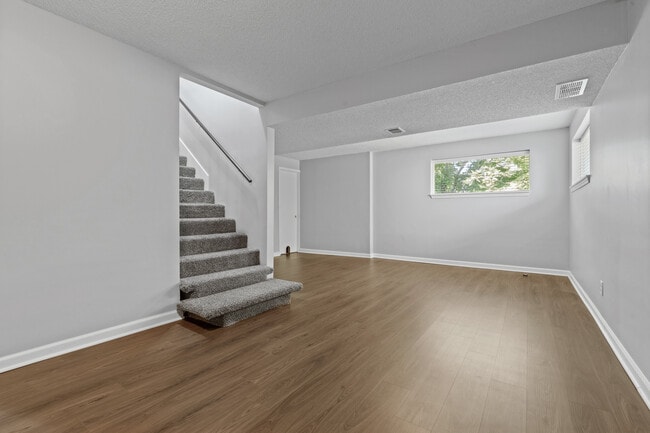 Building Photo - 6128 157th St