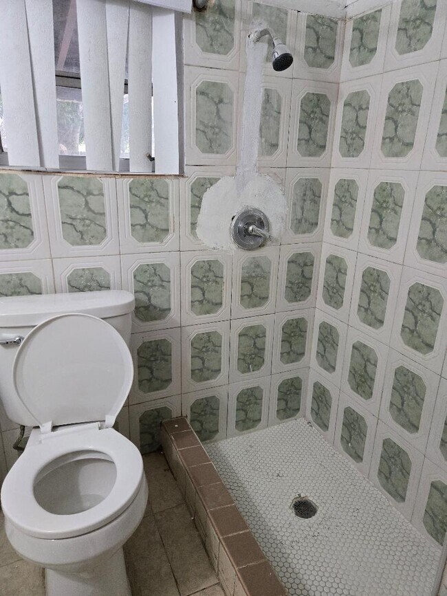 Building Photo - 1020 NW 147th St