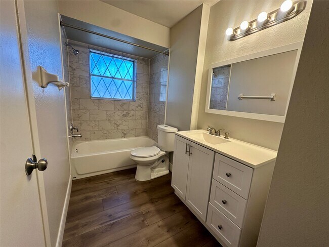 Building Photo - 9834 Denning Dr