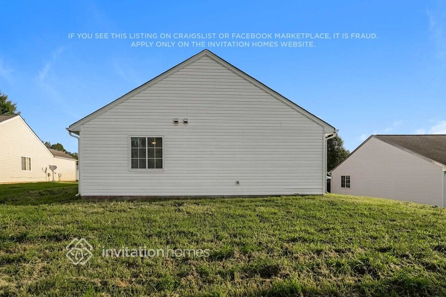 Building Photo - 3789 Foxton Dr
