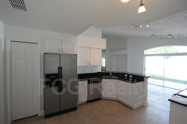 Building Photo - 130 Cedarpark Ln