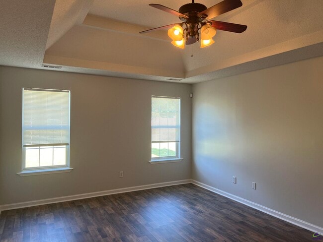 Building Photo - 103 Jessica Ct