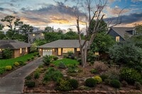 Building Photo - 2114 Saxon Dr