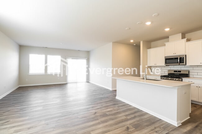 Building Photo - 1703 Heron Ct