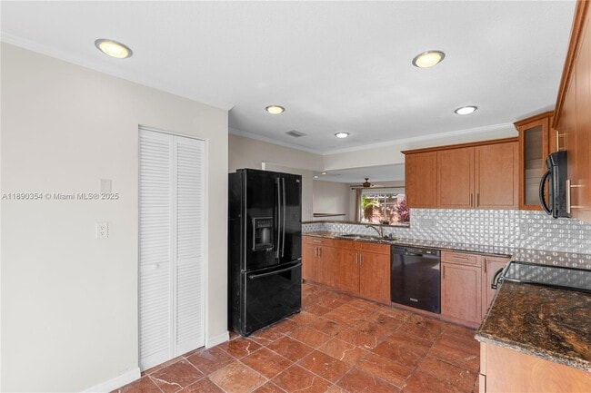 Building Photo - 20003 NE 6th Ct Cir