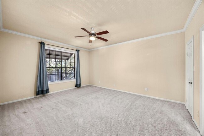 Building Photo - 2700 Revere St