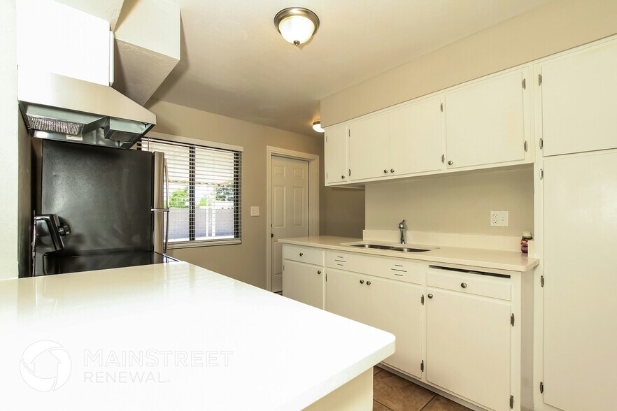 Building Photo - 7540 N 35th Ave