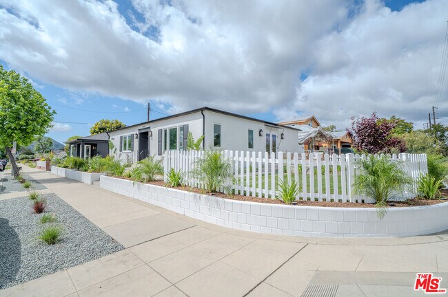 Building Photo - 1141 Lima St