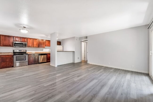 Building Photo - Guard Gated Community - 2 bedroom and 1 bathroom, Upstairs Unit Private Balcony Over looking Park...