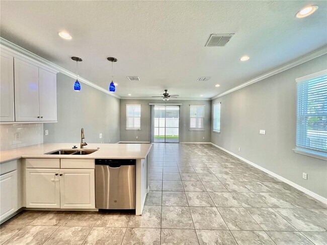 Building Photo - 26340 Limestone Spgs Wy