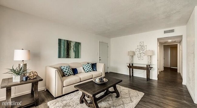 Building Photo - 1 br, 1 bath Condo - 3206 Green Tee Dr Fla...