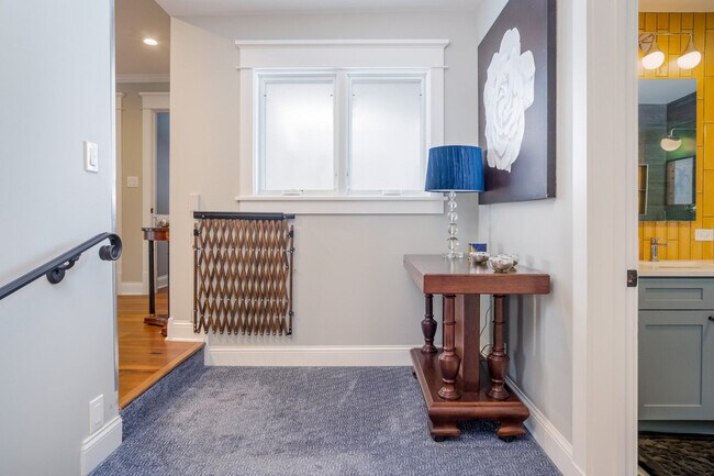 Building Photo - 10 N Pistakee Lake Rd