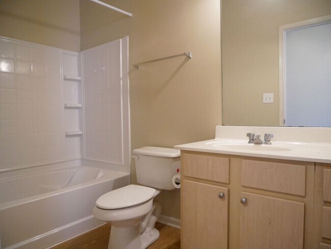 Building Photo - 119 Pine Meadows Cir