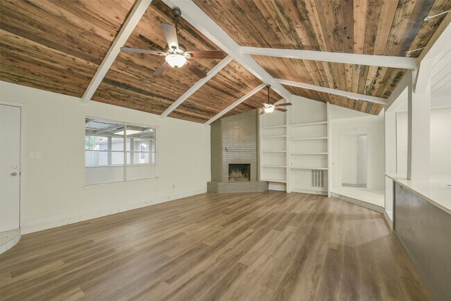 Building Photo - 23122 Whispering Willow Dr