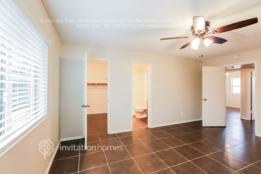 Building Photo - 6037 N 71st Ln