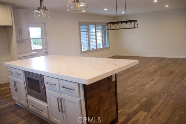 Building Photo - 9621 Central