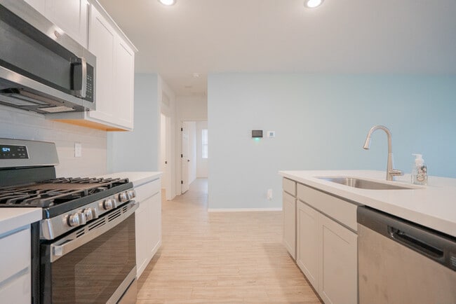 Building Photo - 46870 W Cansados Rd