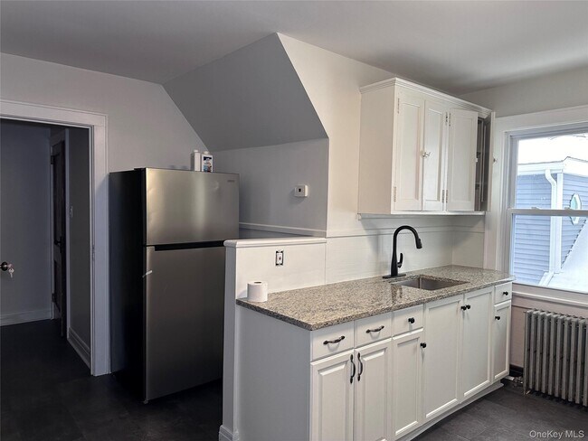 Building Photo - 39 Adams St