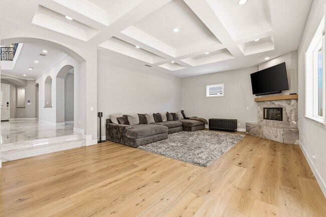 Building Photo - 1832 11th St