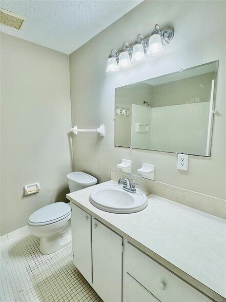 Building Photo - 6443 Yates Ct