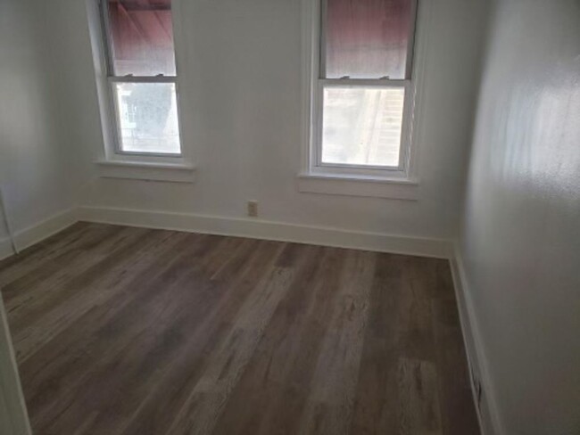 Building Photo - Cozy Remodeled Reading 3 BR/1 Bath For Ren...