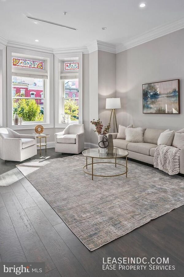 Building Photo - 1330 Vermont Ave NW