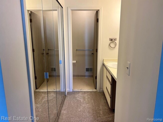 Building Photo - 1629 Glenbrooke Ct