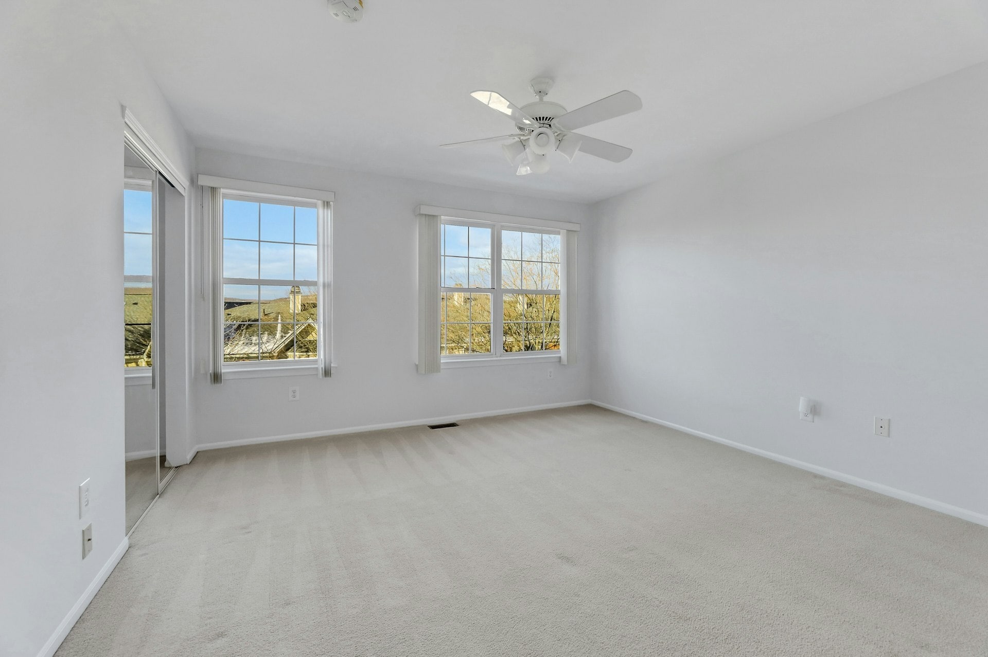 Building Photo - 2198 Kent Ct