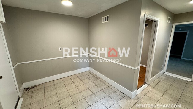 Building Photo - 4933 Teal Ave