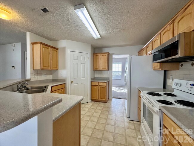 Building Photo - 5787 Dove Point Dr SW