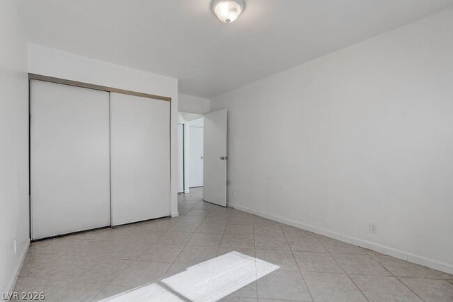 Building Photo - 5396 S Swenson St