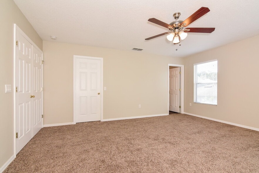 Building Photo - 11813 Mango Groves Blvd