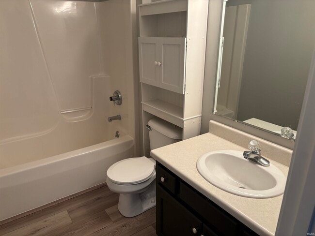 Building Photo - 1431 Shingle Oak Pointe