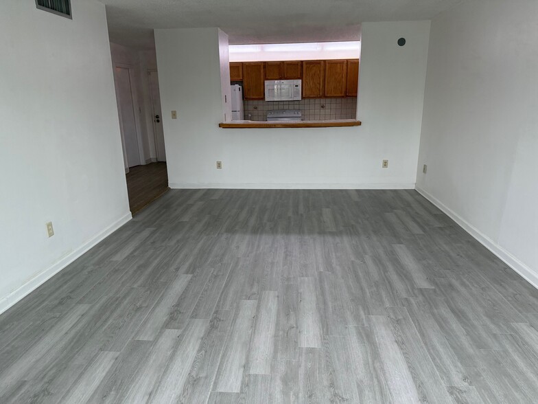 Living/Dinning room 1 - 14820 Naranja Lakes Blvd