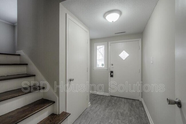 Building Photo - 16003 East 35th St S