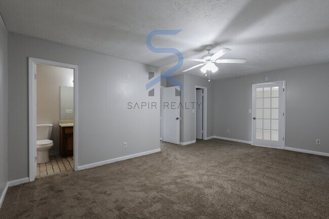 Building Photo - Move in before October 15th and get a $250...