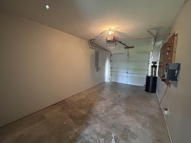 Building Photo - Home for Rent