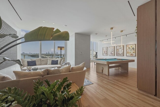 Building Photo - 1400 Biscayne Blvd