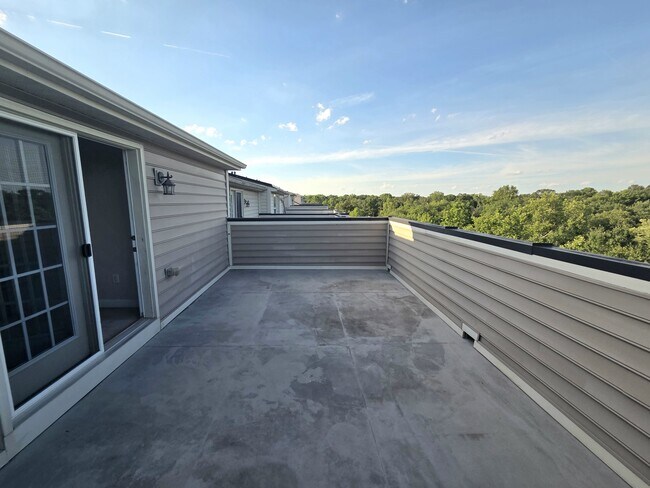 Building Photo - 5415 Stream Bank Ln